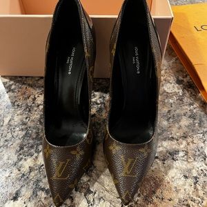 Authentic Louis Vuitton Cherie pumps. Worn twice. Box stained/ no ribbon: